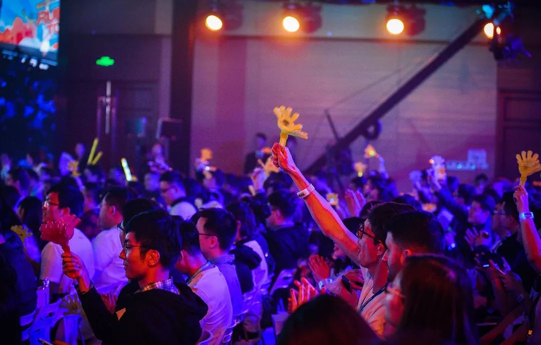 张一鸣创业经历视频,张一鸣创业经历