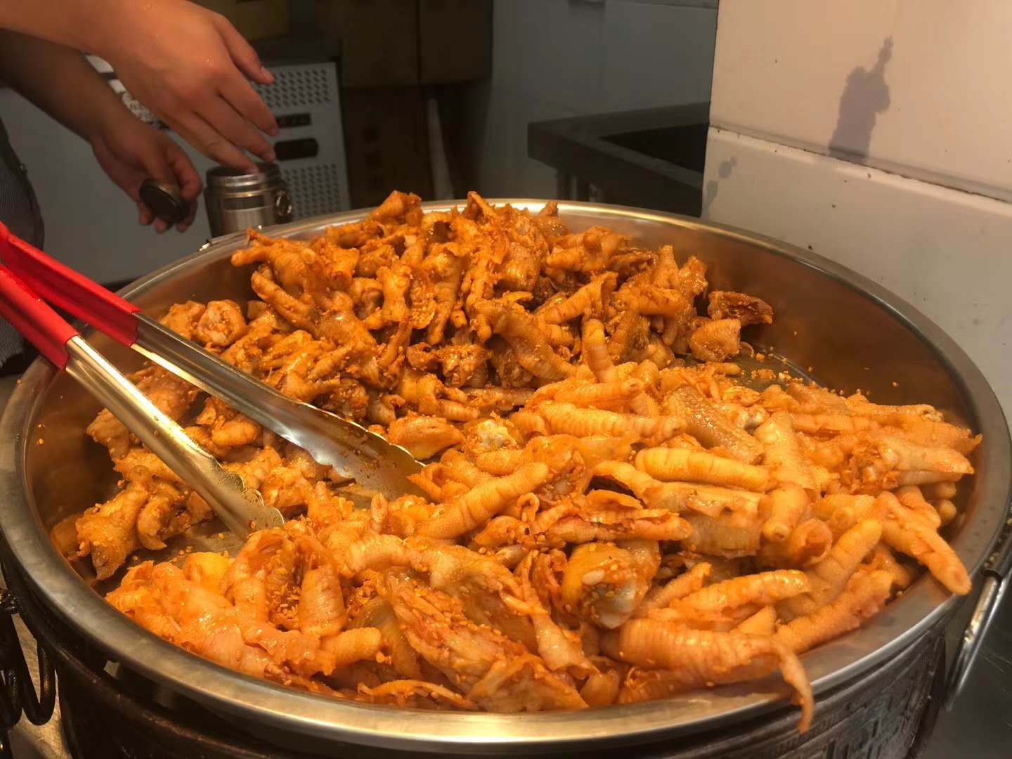 创业开卤味店需要多少钱,开一家卤味熟食店需要多少钱费用