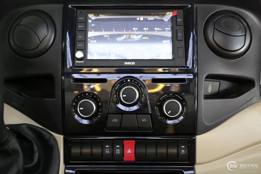 不超过50万的越野房车,不到40万的豪华大型房车