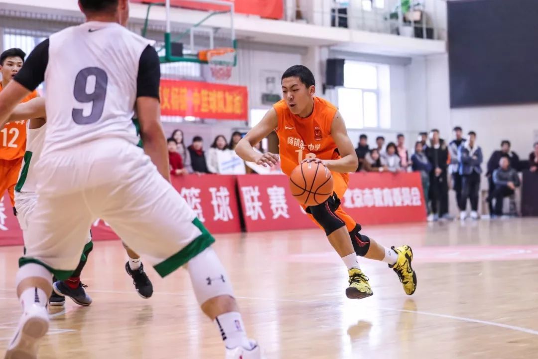 新·十六强齐亮相高中赛场见*力暴**隔扣丨18-19耐克高中联赛