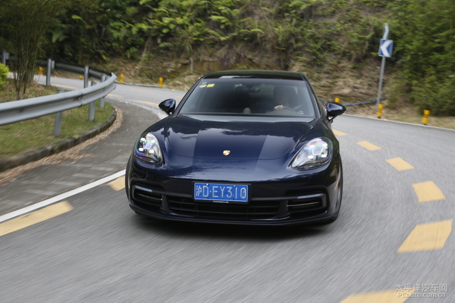 保时捷panamera混动深度测试 (全新保时捷panamera4s 2.9t试驾感受)