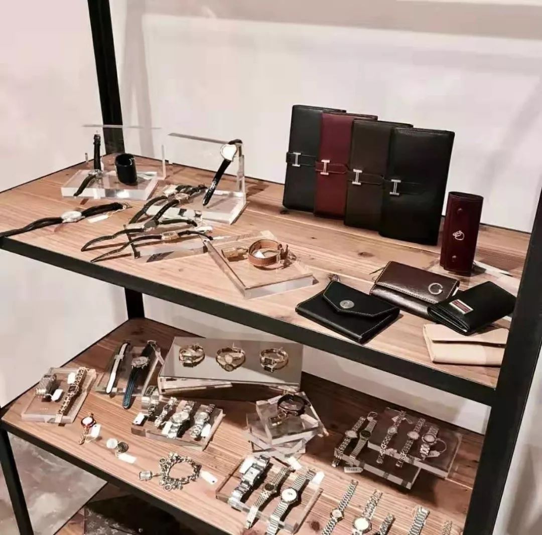 日本中古店必买lv,买lv好还是chanel好