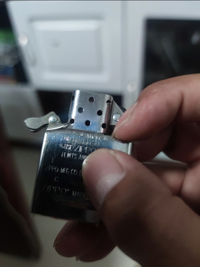 zippo内胆棉花怎么装,正品zippo内胆底部颜色