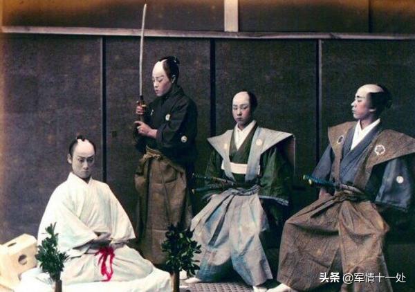 昭和男儿发动战争，平成废柴沉迷舰娘，日本*队军**是如何堕落的？