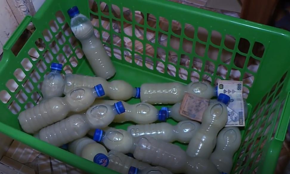 非洲“神医”，把柠檬汁兑汽油当药卖，100一瓶一年狂赚几千万