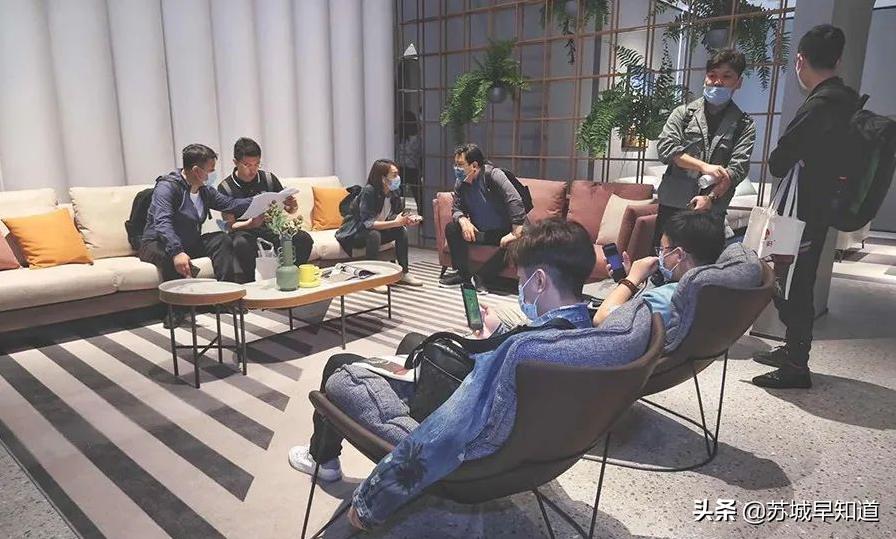 斯可馨家居22周年年会,斯可馨布艺沙发2015新款