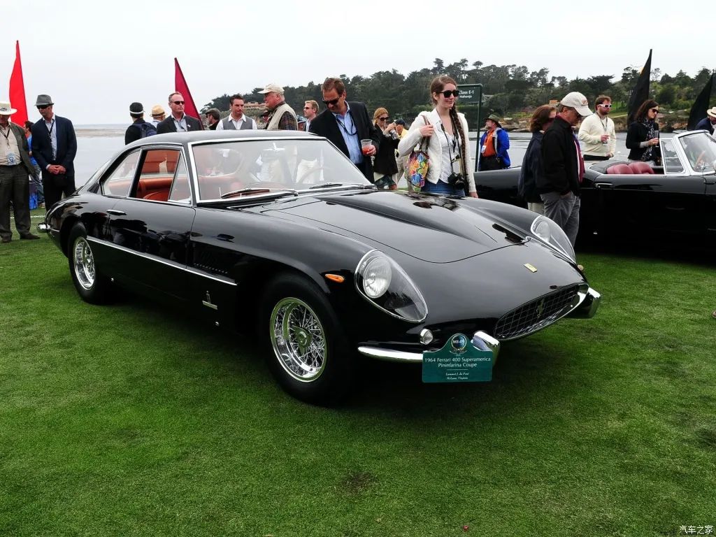 法拉利roma白外黑内,法拉利roma白色硬顶