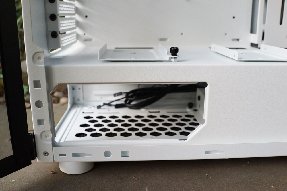 tt挑战者h3机箱,挑战者h3机箱图片