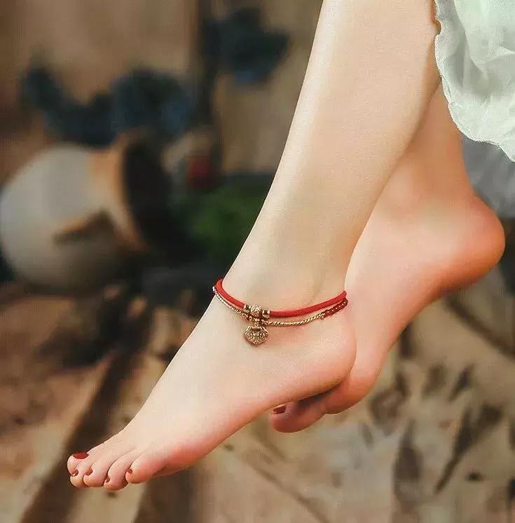 本命年红绳可以左右手都戴吗,本命年红绳戴哪只手女生