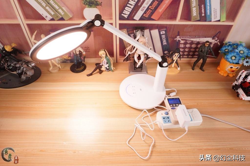 儿童护眼台灯颜值高又好看,磁吸护眼台灯aa级