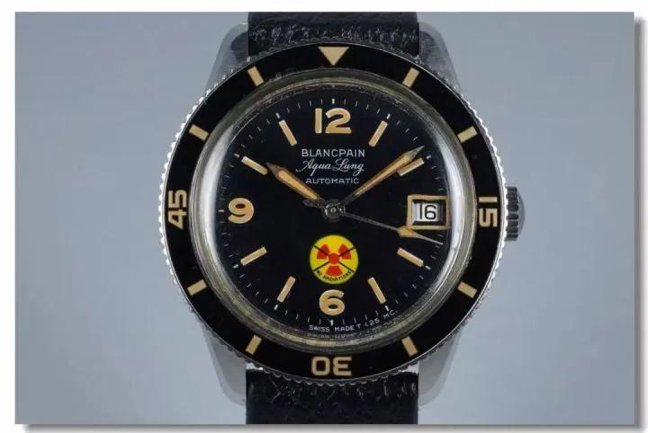 我和我的祖国戴的什么表,电影我和我的祖国主要讲的是什么