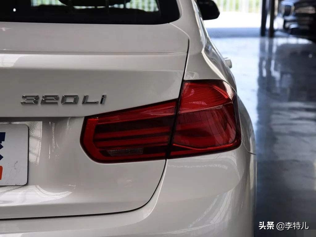 汽车车尾的字母分别代表什么意思,汽车尾部的字母都是什么意思