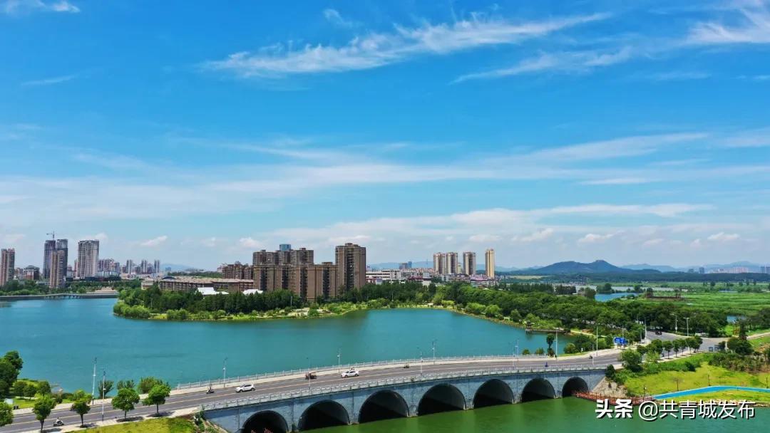 有一种蓝叫火焰蓝朗诵,有一种蓝叫海蓝