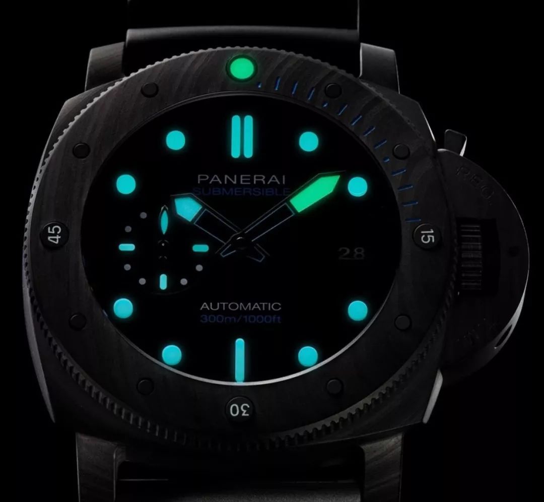 夜光最好的手表,手表夜光灯什么颜色好