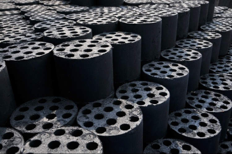 煤炭球怎么养花,烧完的废煤球可以养花吗