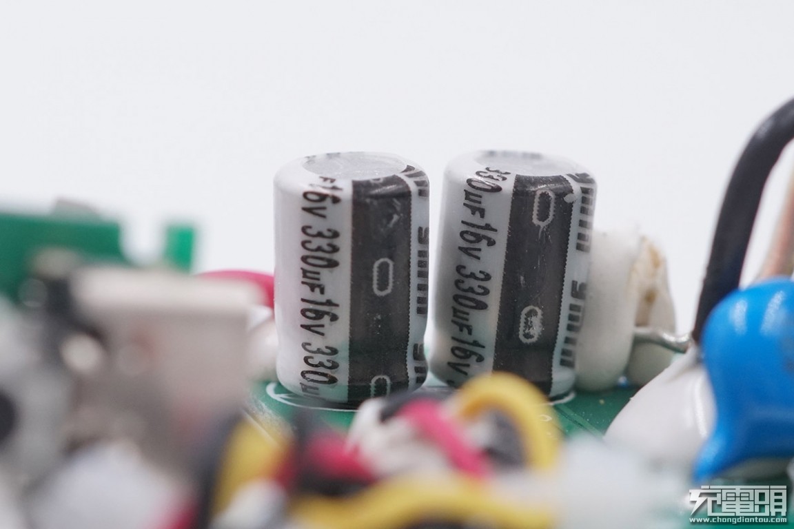 拆解华为5000mah充电宝,拆解60000ma充电宝