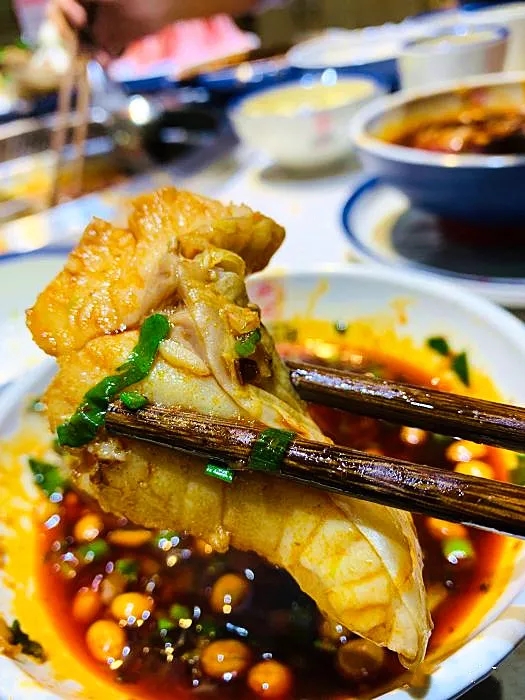 千万不要再吃这家鲜鱼火锅了！中毒太深