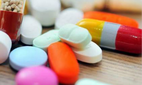 题外篇，关于粉刺能不能挤的问题是：挤还是不挤，说多了都是泪！