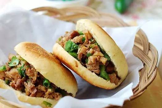 为啥全国人都想来新疆旅游,为什么全国人喜欢大连