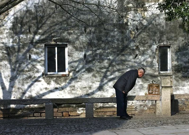 爸爸意外去世后，我用一支笔，救回有自毁倾向的妈妈