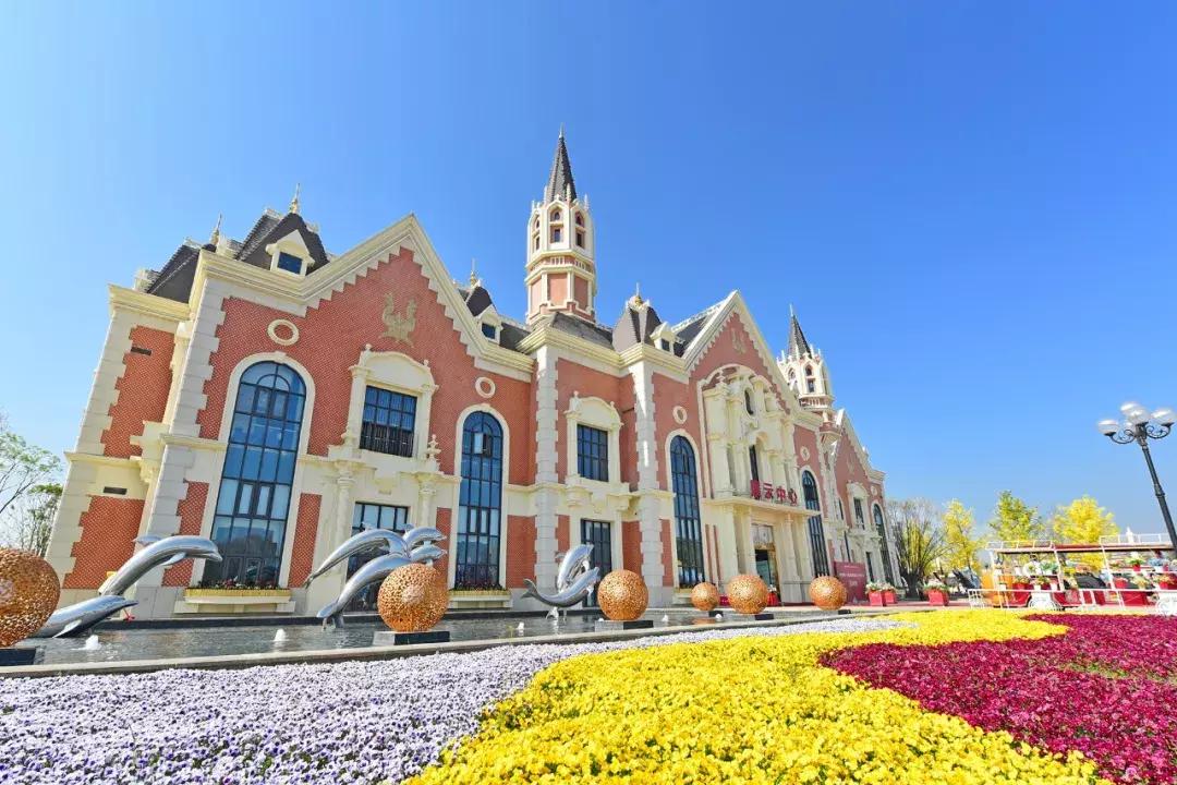 楼盘开售排队抢房火爆视频,楼市万人抢房是真的吗