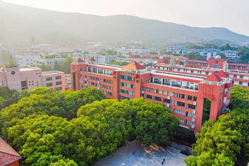 长沙初中考高中有哪些学校,长沙市中考招生有哪些子弟学校