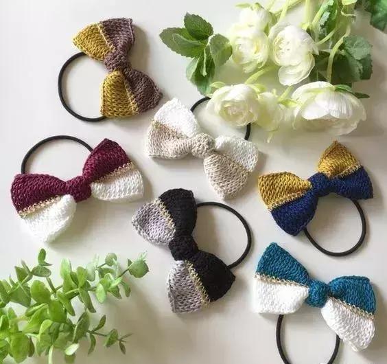 小的蝴蝶结发饰系法,小小的蝴蝶结钩织