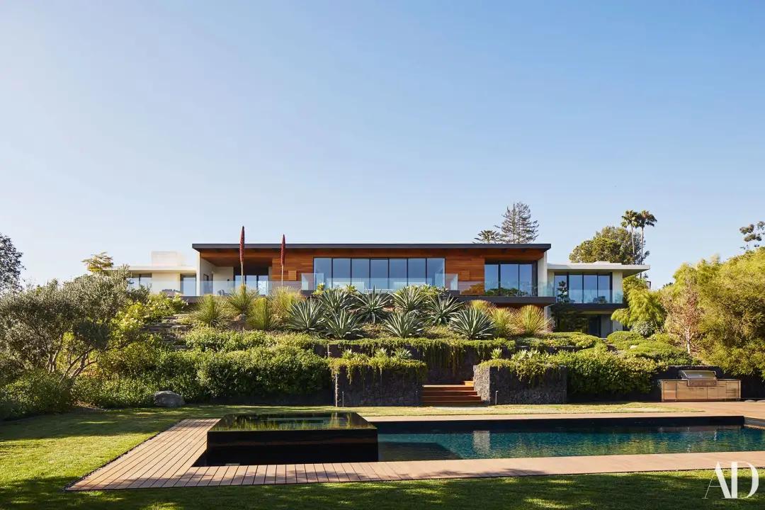 “不要男人只要房子”的她，10年后怎么样了？