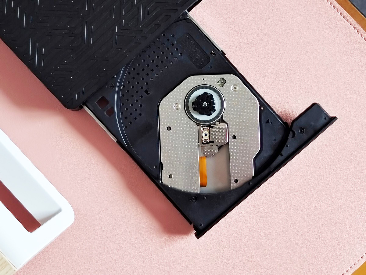 奥睿科外置光驱怎么放刻录盘,奥睿科三合一优盘解析