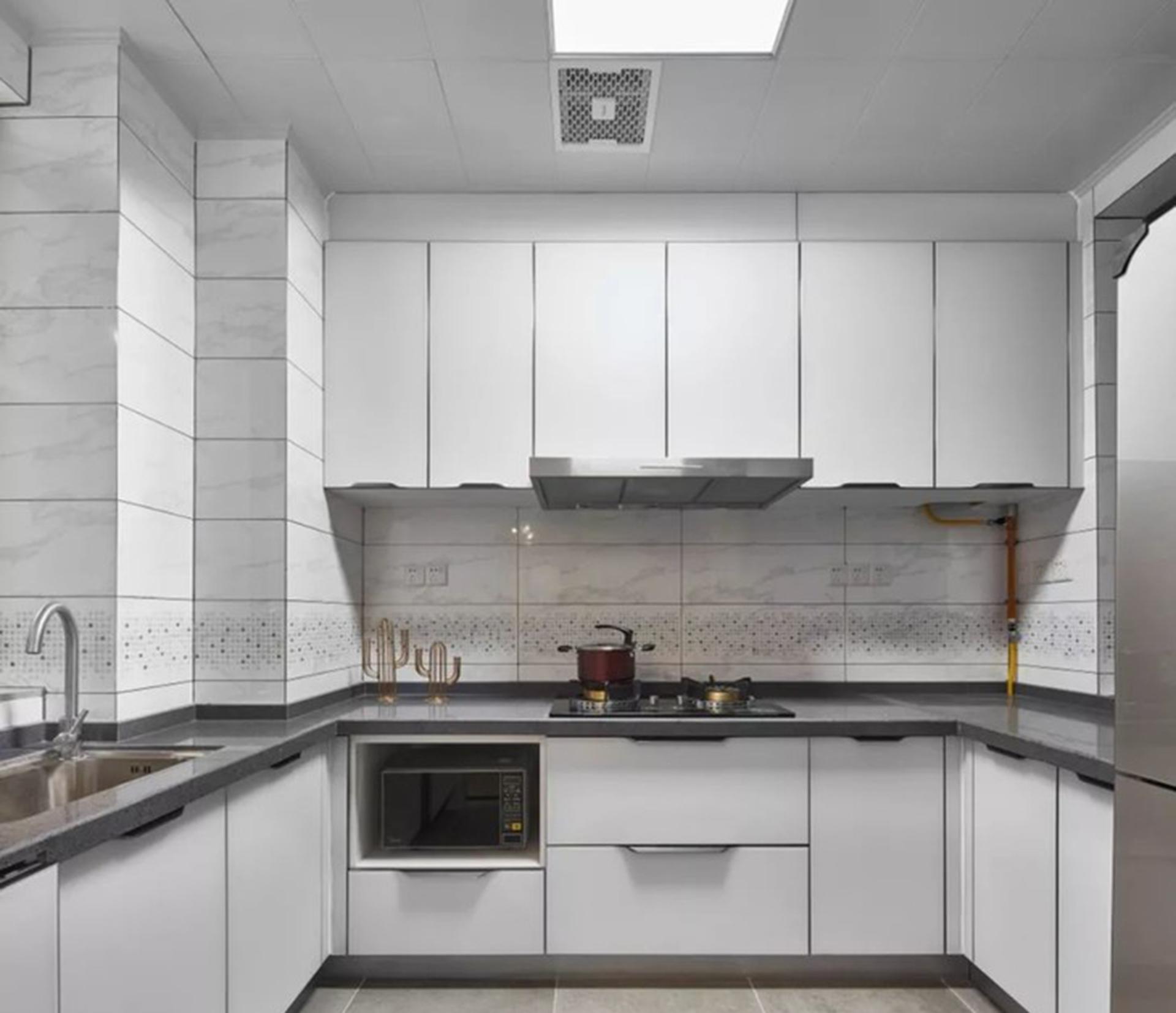 空调装在厨房有油烟怎么办,厨房油烟大怎么装空调