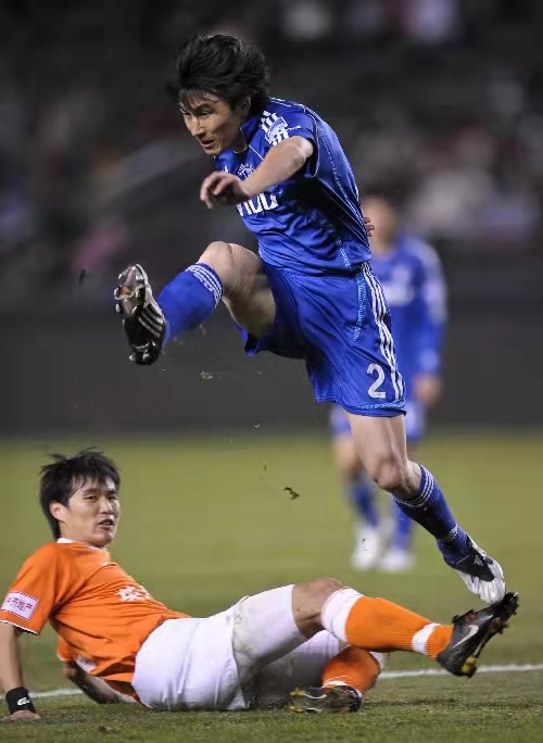 经历辉煌走过低谷,中国足球4位最成功的留洋球员