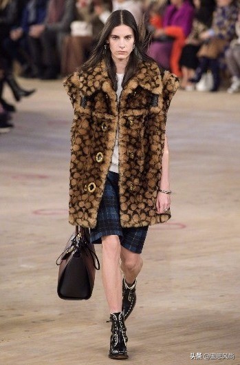 蔻驰米兰时装周,2017纽约时装周蔻驰