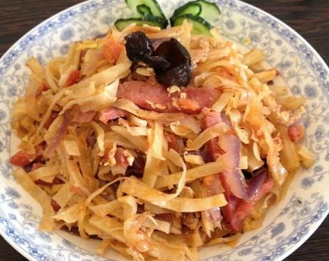 西红柿火腿鸡蛋饼做法儿童早餐,早餐就吃它10分钟搞定香甜酥脆