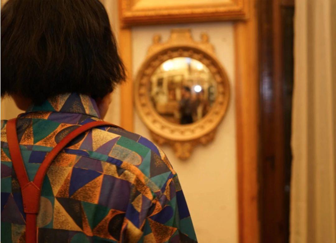 轻熟性感,这3家店的「西装+衬衣+连衣裙」带着法式慵懒