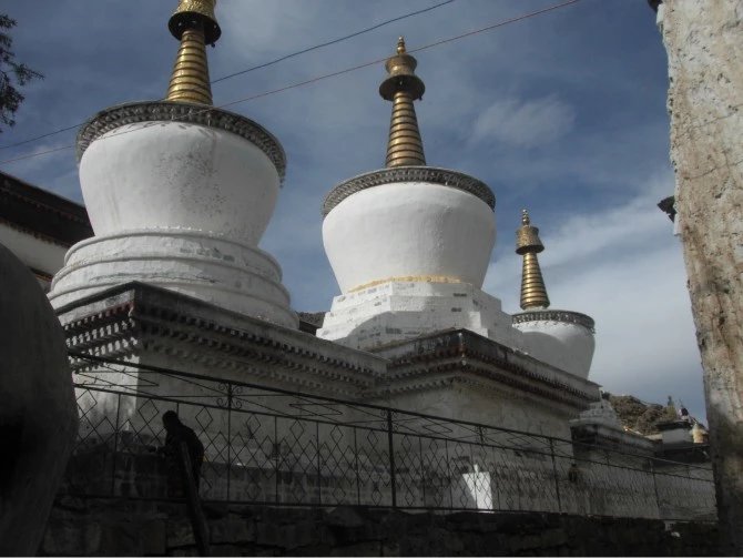 女孩独自一个人去旅游的心理,独自一人去西藏在哪里最好