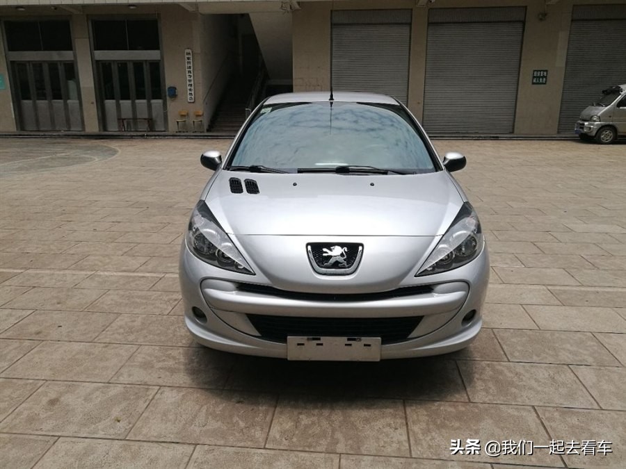 2.5万多能买到年份最近的车,2.5万多买什么二手车