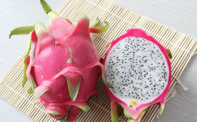 红心火龙果便宜还是白心便宜,买火龙果跟苹果