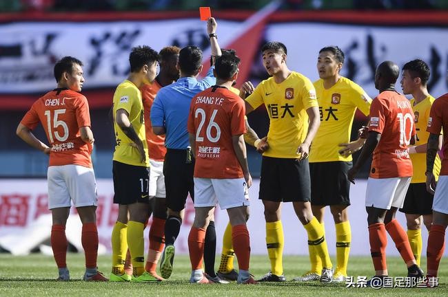 保利尼奥中超首次染红,保利尼奥卡瓦哈尔染红