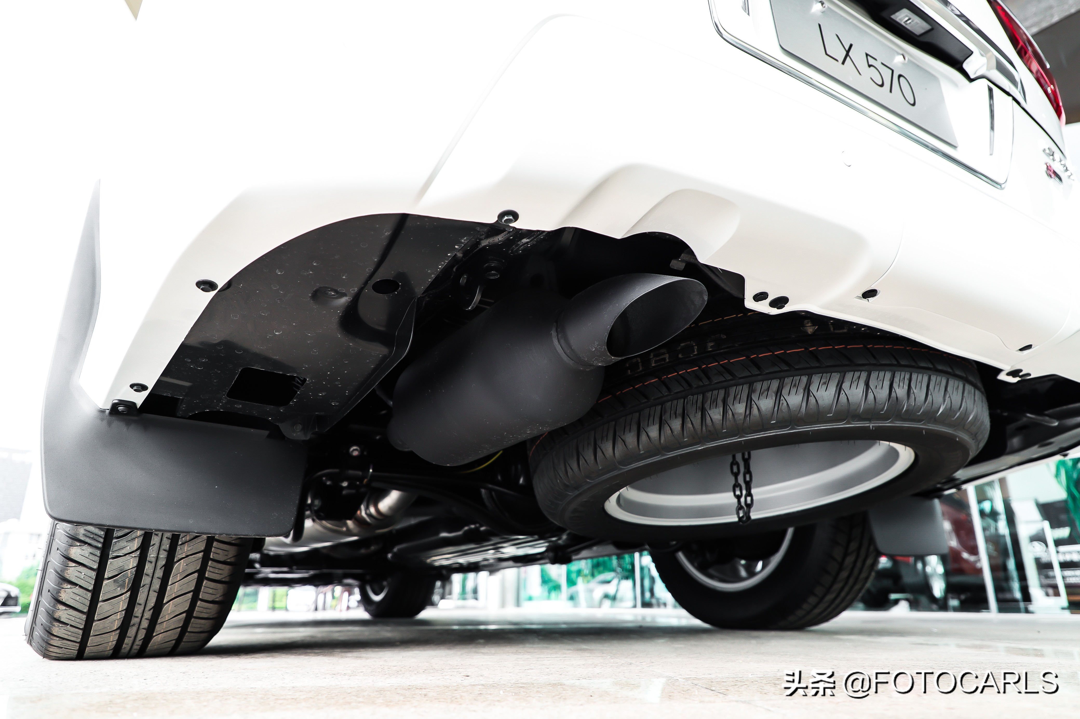 雷克萨斯lx570和g63,雷克萨斯lx5702021款对比奔驰g63