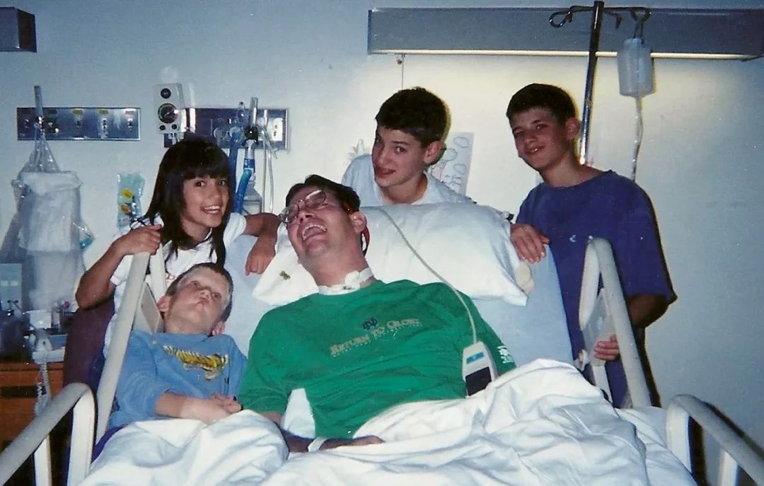 特写|当硅⾕CFO成为瘫痪的哑巴