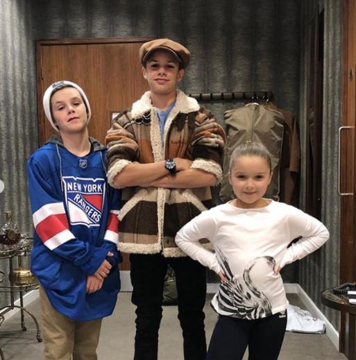 幸福快乐一家人20张照片,幸福一家人庆祝生日