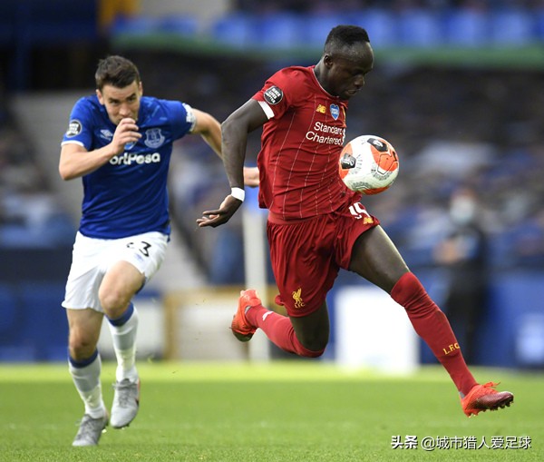 相比推迟红军夺冠，安帅“人多力量大”战术才是德比平局最大意义