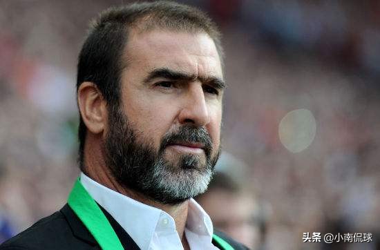 致敬曼联名宿坎通纳的庆祝动作,曼联国王坎通纳