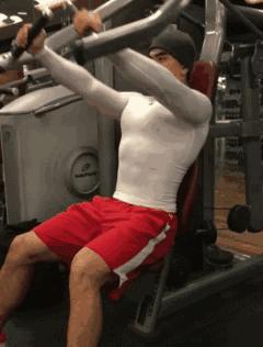 胸肌如何不下垂,胸肌上部不够怎么锻炼