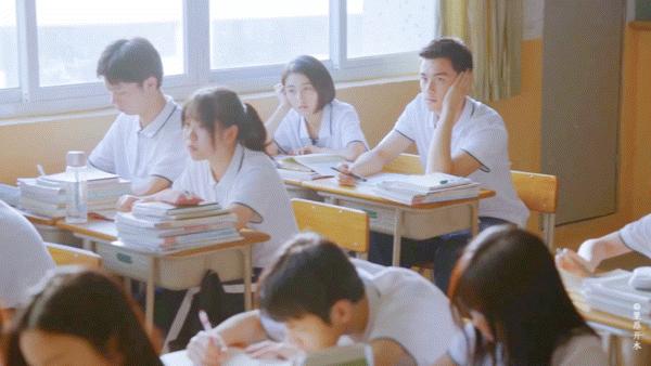 思聪做网红“舔狗”，引出另一对乱炖CP？吴亦凡无故躺枪