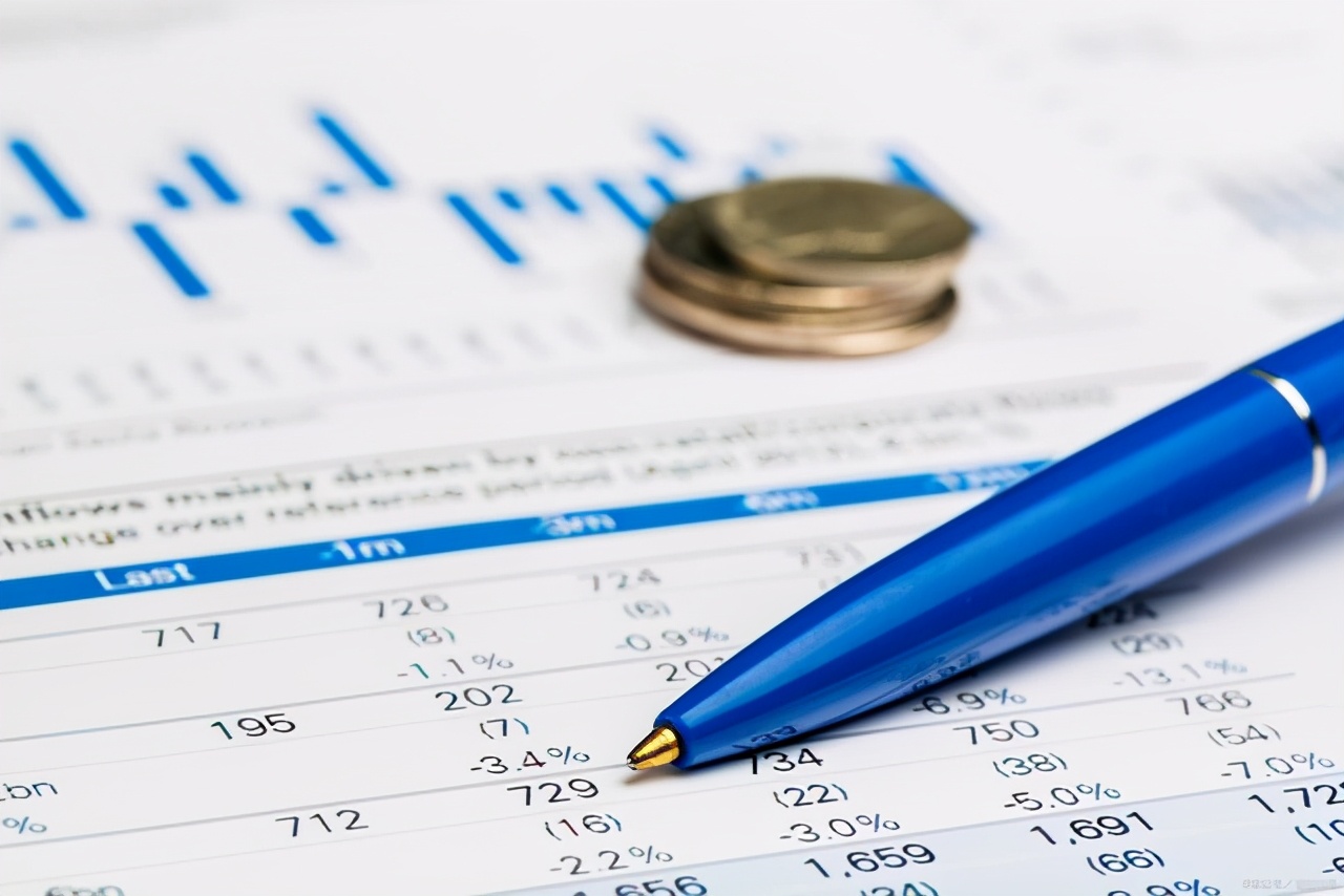 交易性金融资产的交易费用计入哪,交易性金融资产初始入账成本