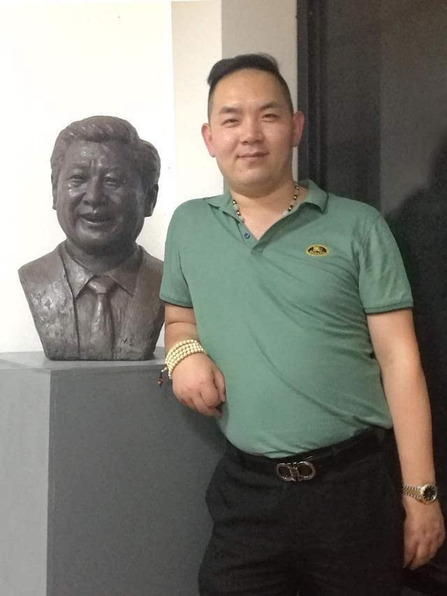 腾飞之黑马阳刚之气韵——著名军旅画家支力画作鉴赏