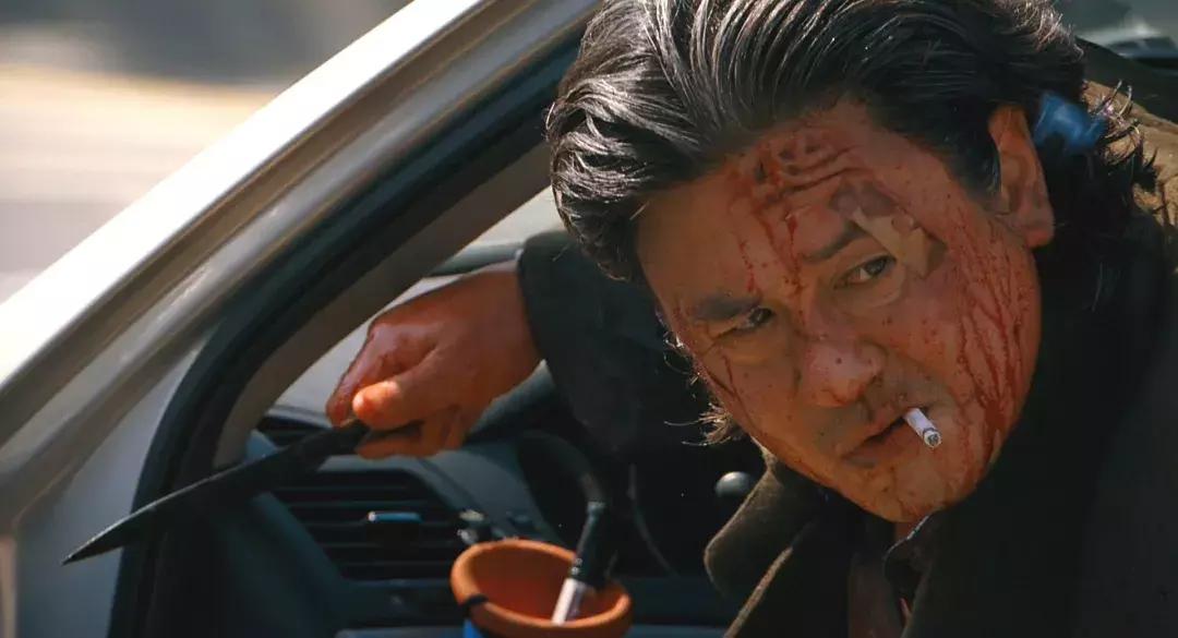 一部警察破案的电视剧老片子,警察靠指甲破案的悬疑片