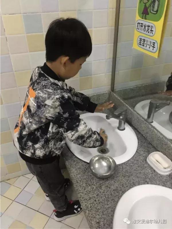 幼儿园美好食光活动,幼儿园快乐进餐活动准备