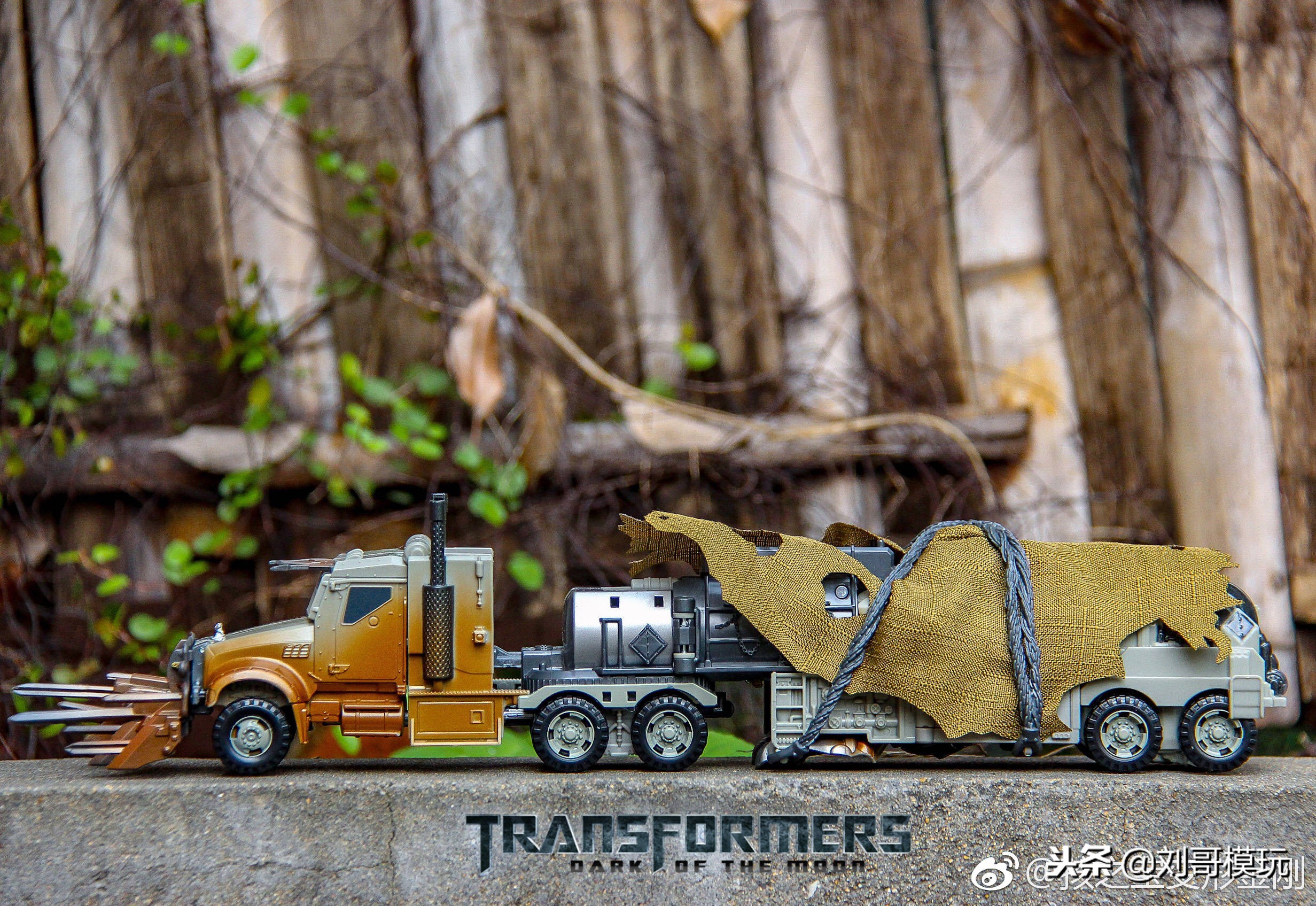 变形金刚ss系列威震天变形过程,变形金刚ss级油罐车威震天